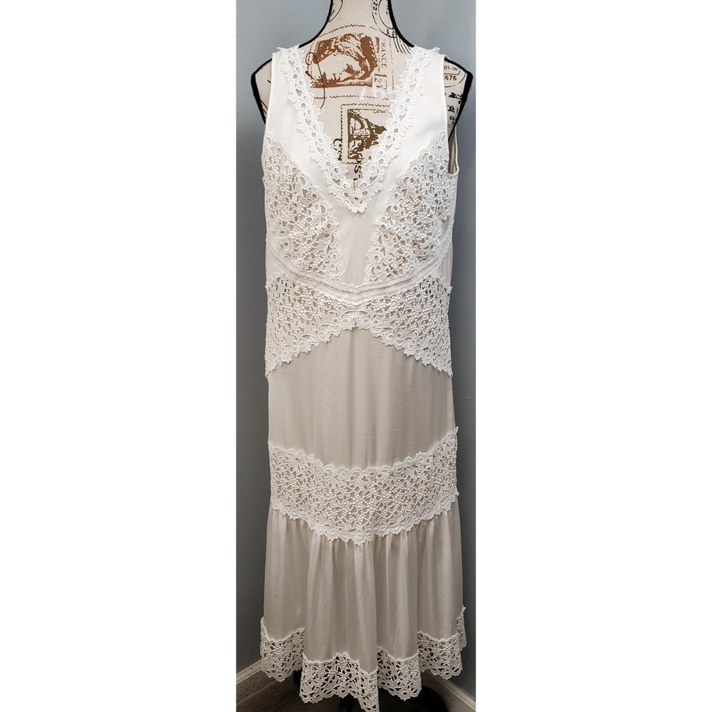 BCBGMAXAZRIA Maxi Dress Womens XS FITS XL White Lace Trim Sleeveless Back Zip